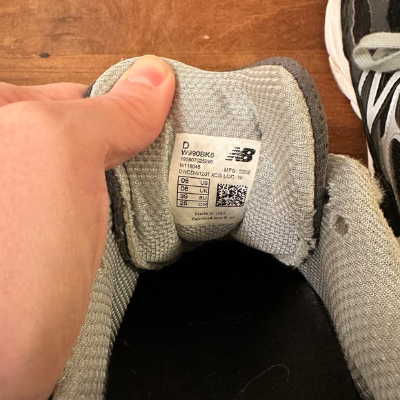 Women’s New Balance Black and White 990 Athletic Shoes - Picture 3 of 3